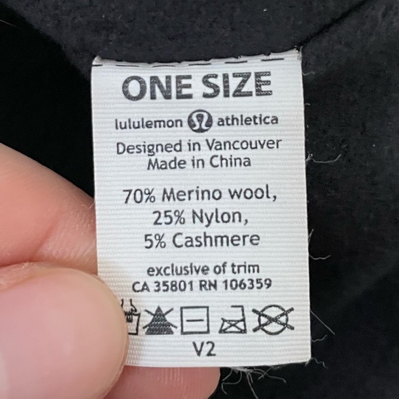 Lululemon Black and Blue Knit Hat - Picture 5 of 5